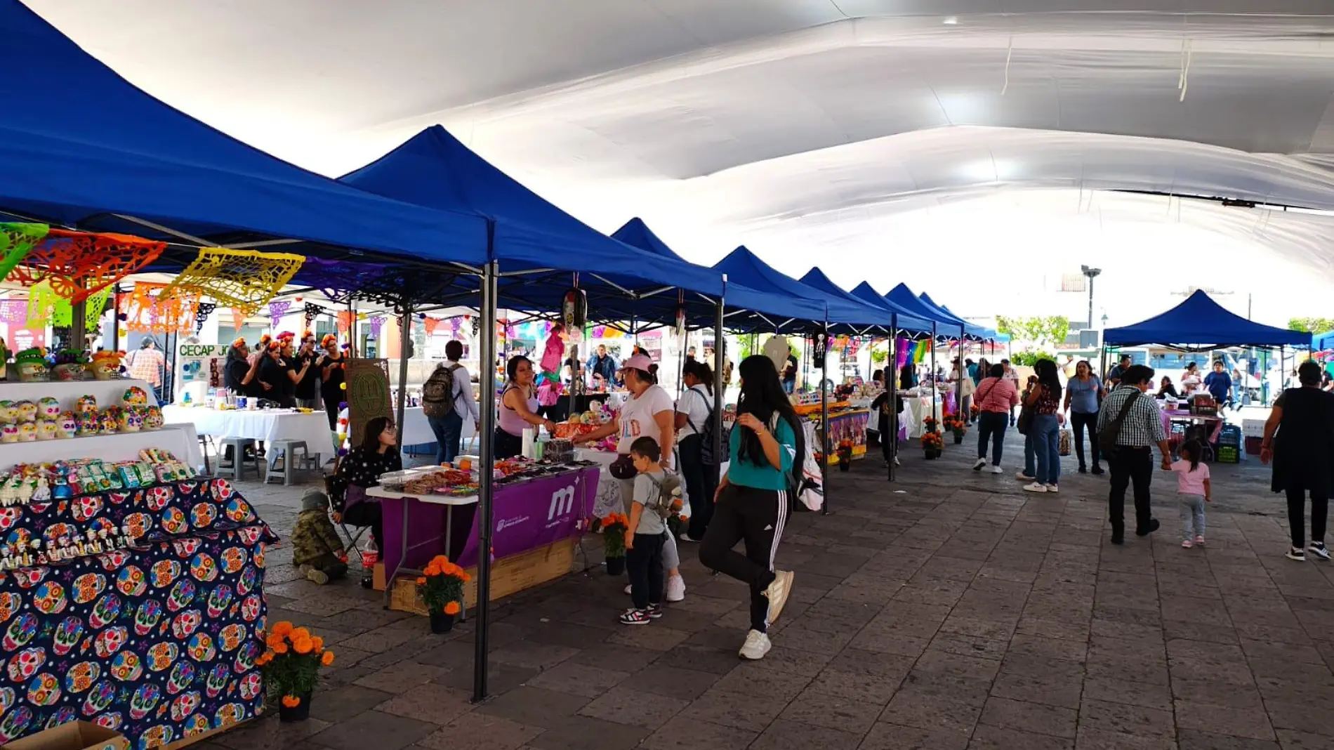 Feria de la calaverita de azúcar en Morelia